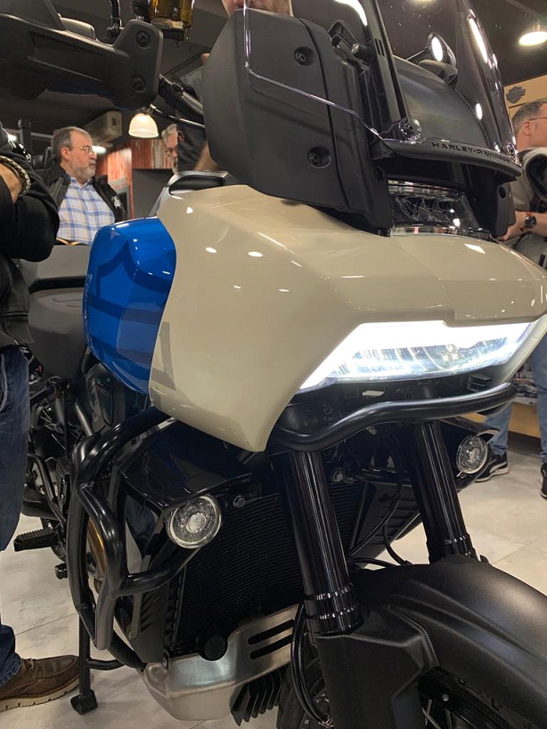 Miquel Silvestre nos presenta su nueva Harley-Davidson Pan America