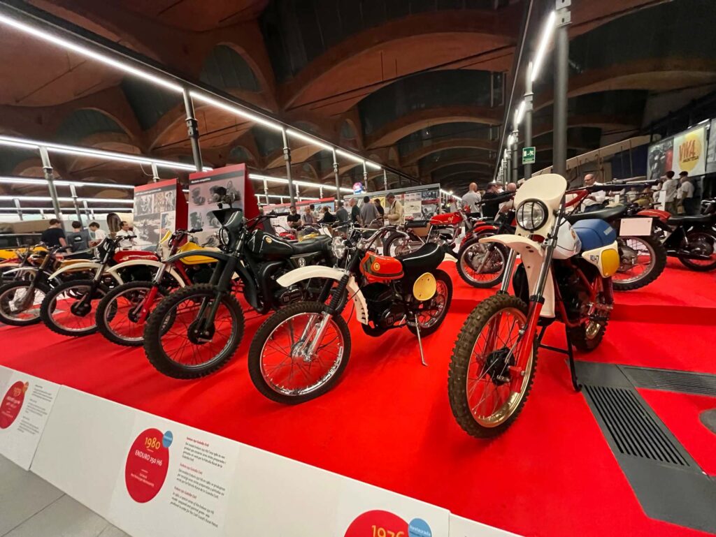 Motocicletas de la exposición VIVA Montesa en el MNACTEC de Terrassa
